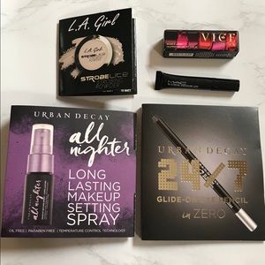 Urban decay deluxe sample travel makeup bundle